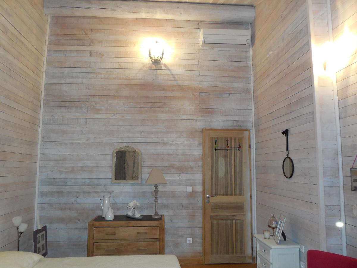 La Maison Bleue L'Isle-sur-la-Sorgue Bagian luar foto